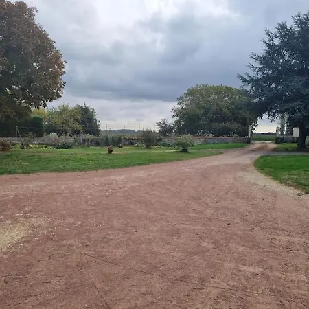 Ancienne Ferme Renovee * Nueil-sous-Faye